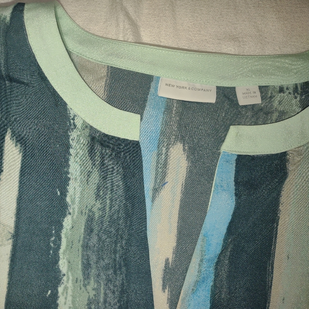 New York & Company tunic - Picture 3 of 4